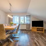 Wiedergrün *